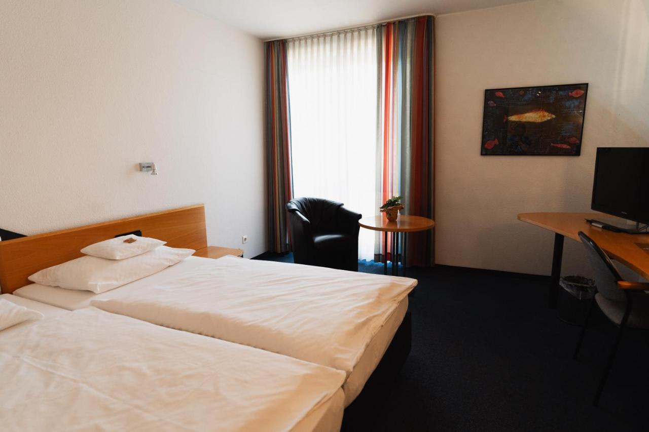 Hotel Am Weiher แอร์เคอเลนซ์ ภายนอก รูปภาพ