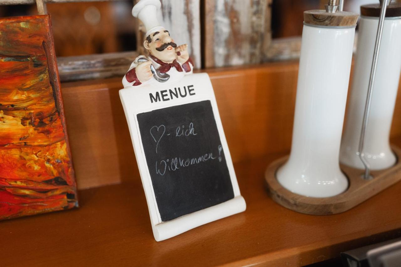 Hotel Am Weiher แอร์เคอเลนซ์ ภายนอก รูปภาพ