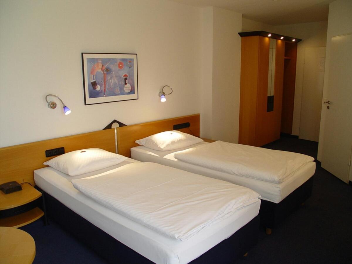 Hotel Am Weiher แอร์เคอเลนซ์ ภายนอก รูปภาพ