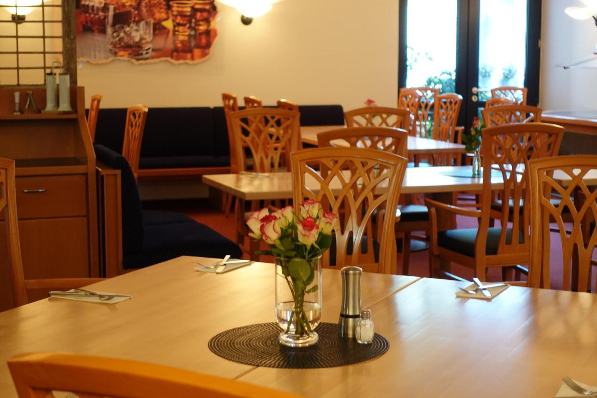Hotel Am Weiher แอร์เคอเลนซ์ ภายนอก รูปภาพ